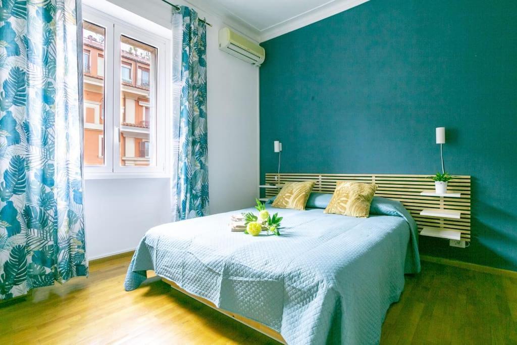 Apartment Blue Window In The Center Of *